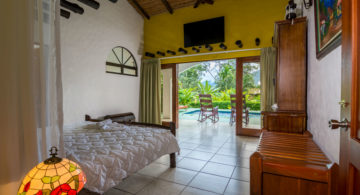 Hotel-Mountain-Paradise-Villa-Arenal-Main-Bedroom1